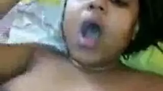 تم تعيينها للجنس: شقراء بكسي ناعم تمارس الجنس بقوة مع الزوج والزوجة