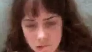 أزرق العينين تايوانية جذاب
