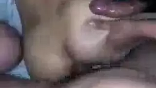 ثيران سوداء تدمر فتحة شابة
