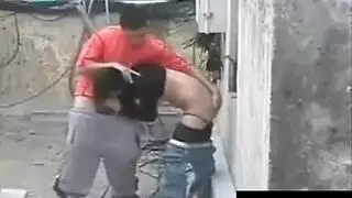 شاب مصري يضاجع خطيبته بقوة على السطوح