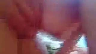 جميلة جزائرية مفلسة تخضع لإيلاج مزدوج