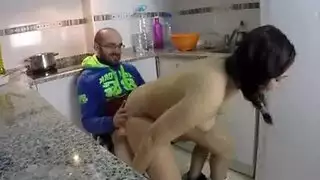 فلم لرجل ينيك ابنته فى المطبخ ومترجم عربى