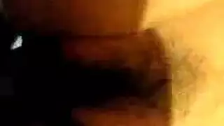 ذهبت صديقتها الساخنة ، بري ورجلها إلى غرفة النوم ، لأن لديهم بعض الأخبار المثيرة