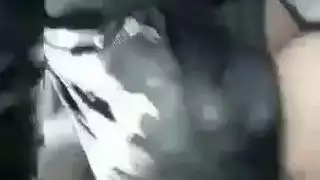 جلسة جنس سيارات ساخنة مع عاهرة جزائرية وعشيقها الثري