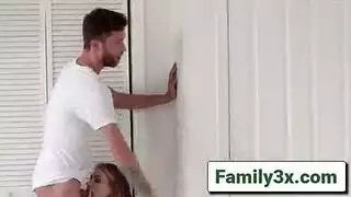 هانا هيز هو امرأة شقراء الحسية تحب الحصول على الكثير من الجنس الحر كل يوم