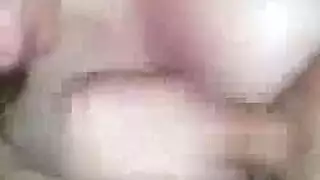 حفلة الصديق تتحول إلى علاقة جنسية جماعية مع فتيات عاهرات