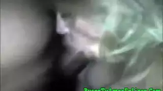 مص مبلل ولعق قضيب مليء بالأوردة